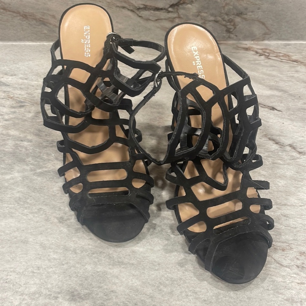 Black Express Shoe Heel